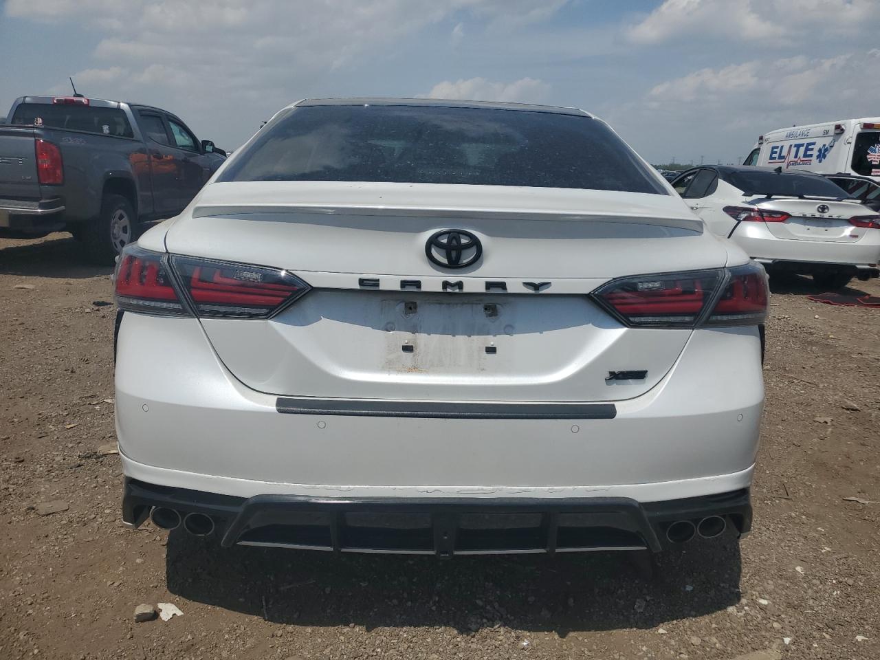4T1B61HK3JU130010 TOYOTA CAMRY 2018
