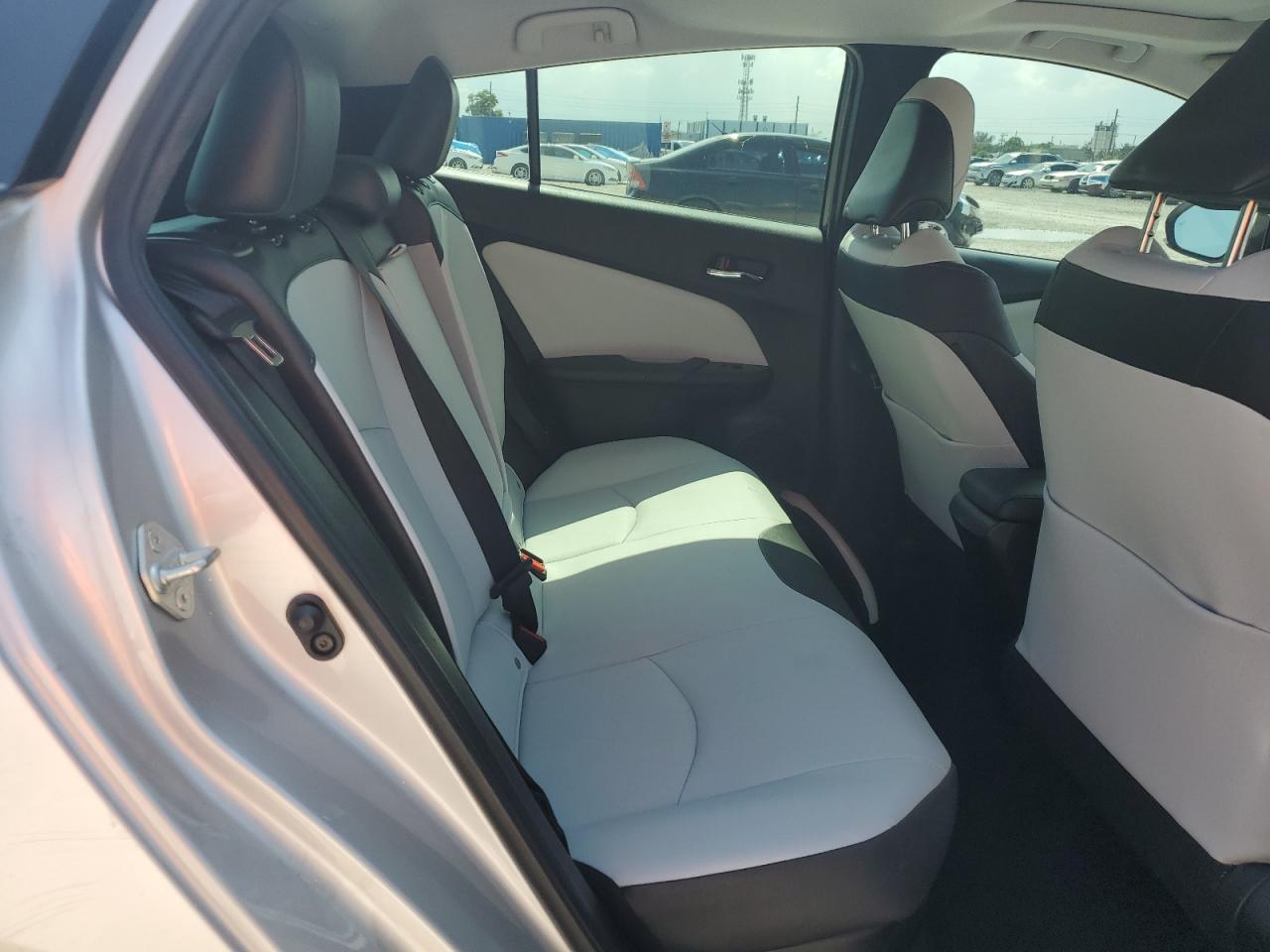 JTDKARFU4J3554114 TOYOTA PRIUS 2018