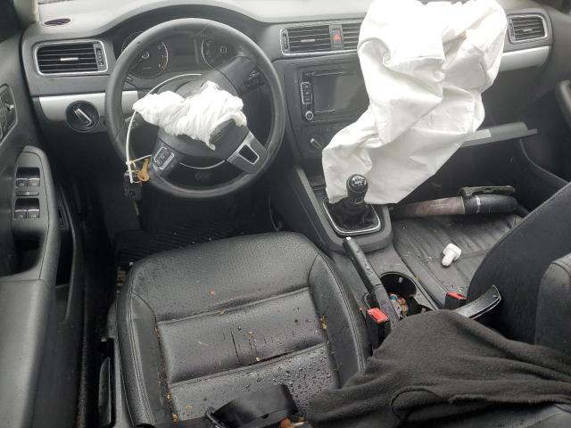 Sedans VOLKSWAGEN JETTA 2013 Szary