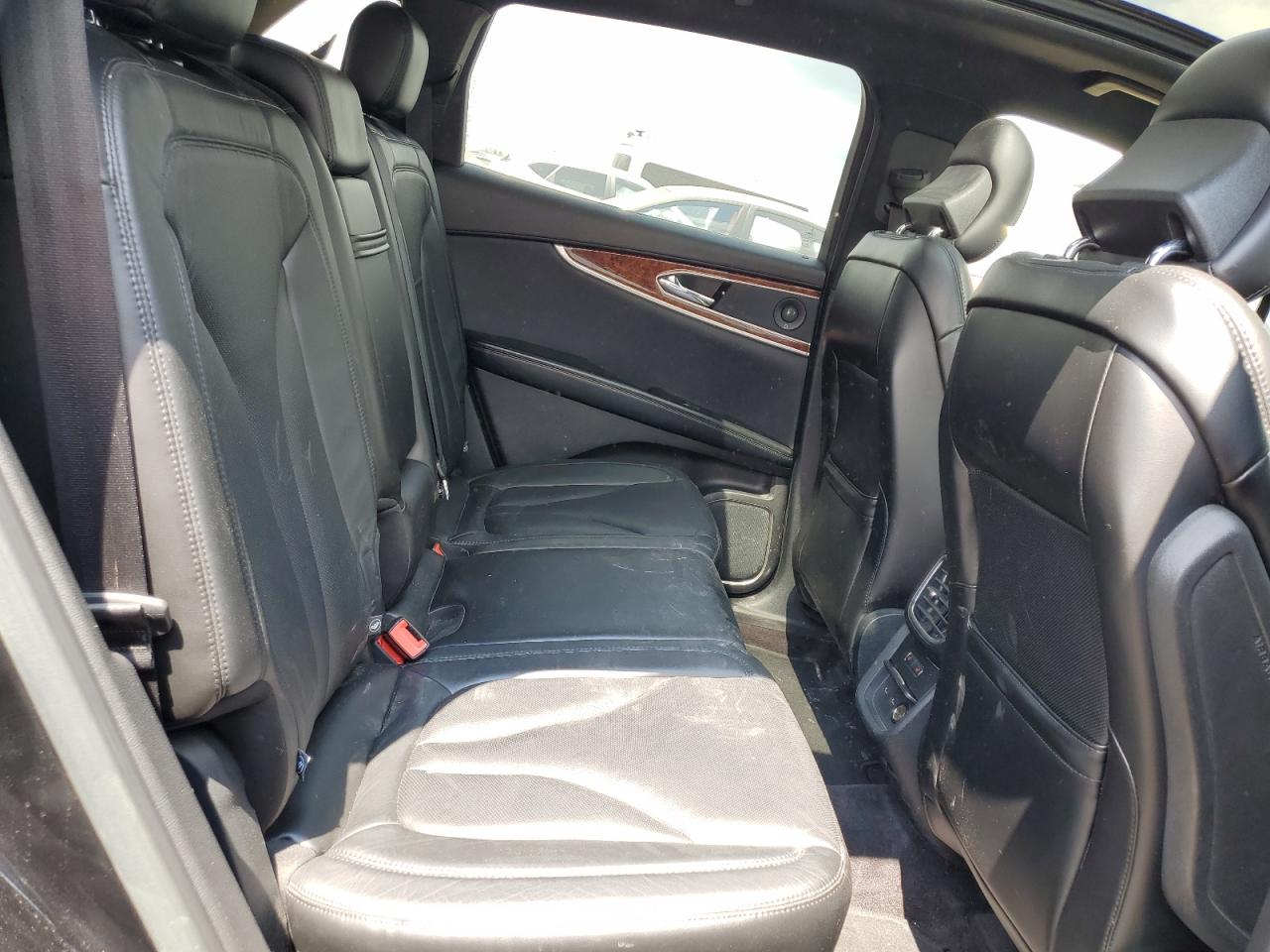 2016 Lincoln Mkx Reserve VIN: 2LMTJ6LR8GBL88028 Lot: 56547175
