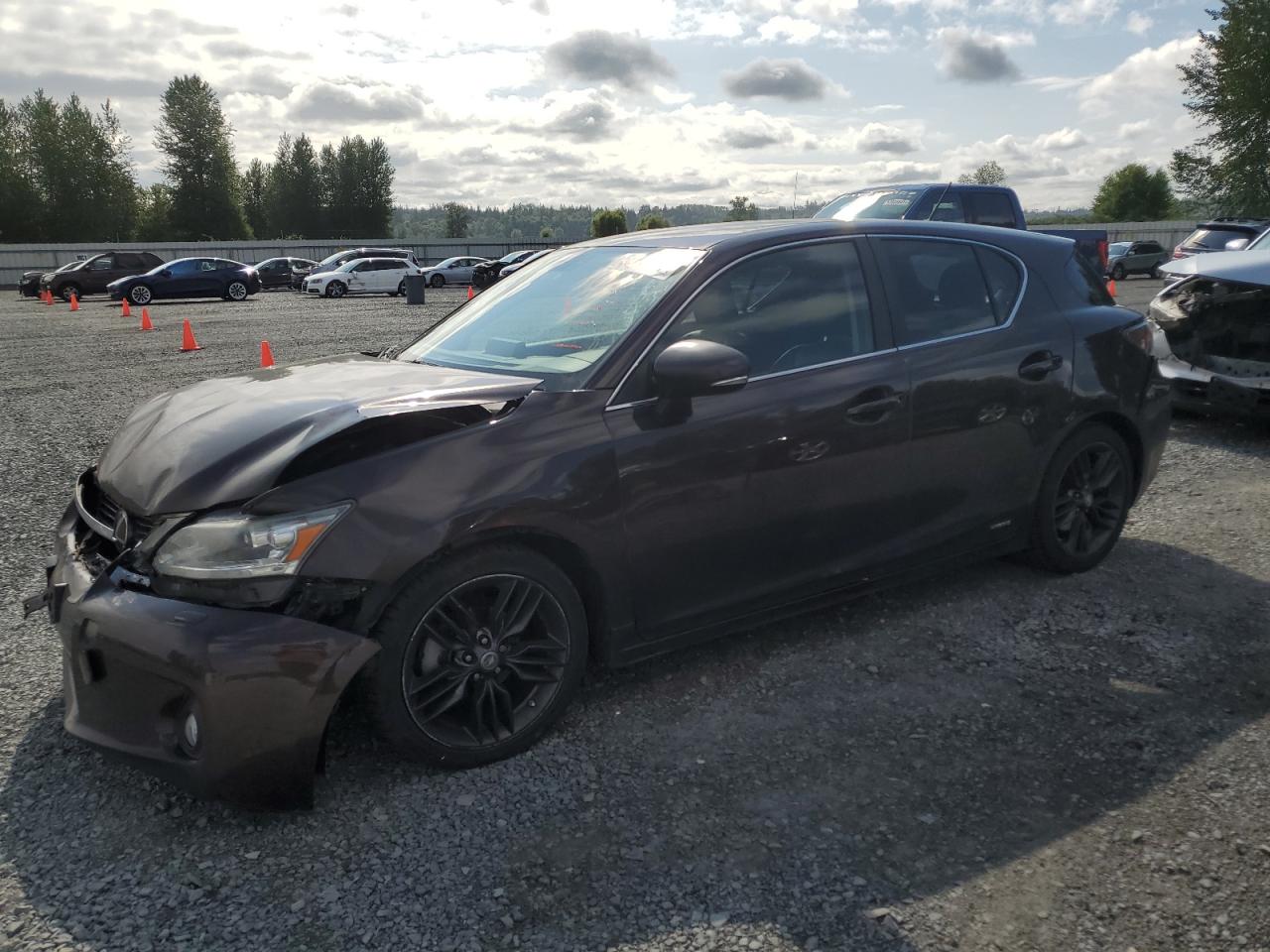 2011 Lexus Ct 200 للبيع في Arlington، WA - Front End