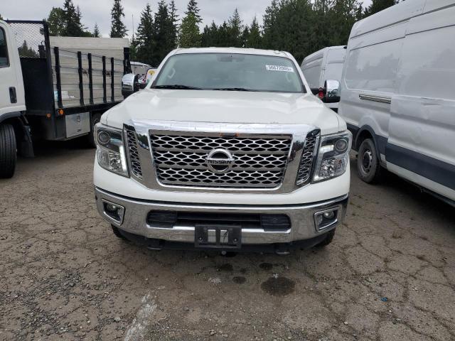 Пикапы NISSAN TITAN 2016 Белы
