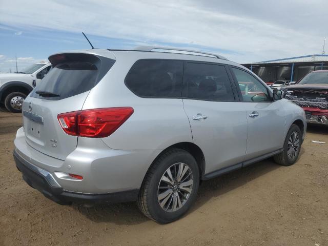  NISSAN PATHFINDER 2018 Srebrny