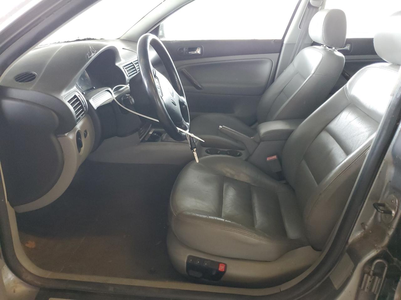 2003 Volkswagen Passat Glx VIN: WVWWH63B13E364504 Lot: 56071205