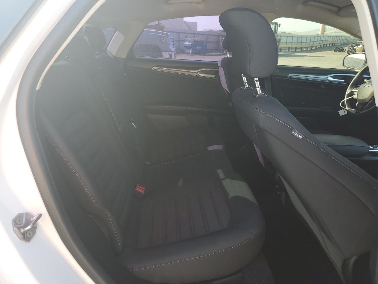 2019 Ford Fusion Se VIN: 3FA6P0LU0KR263960 Lot: 54037495