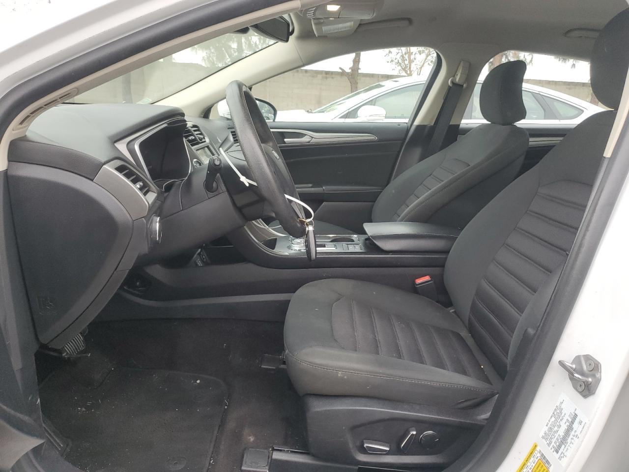 2019 Ford Fusion Se VIN: 3FA6P0LU0KR124881 Lot: 54042625