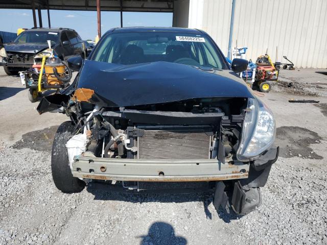  NISSAN VERSA 2018 Czarny