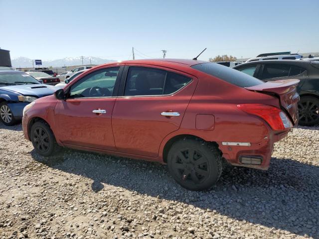  NISSAN VERSA 2017 Красный