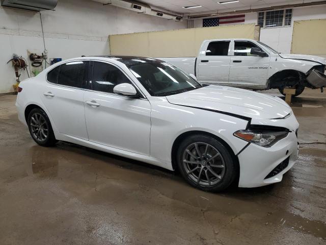  ALFA ROMEO GIULIA 2018 Білий