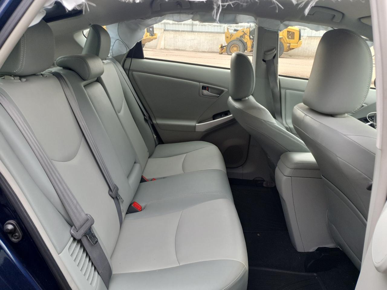 2013 Toyota Prius - Image 11