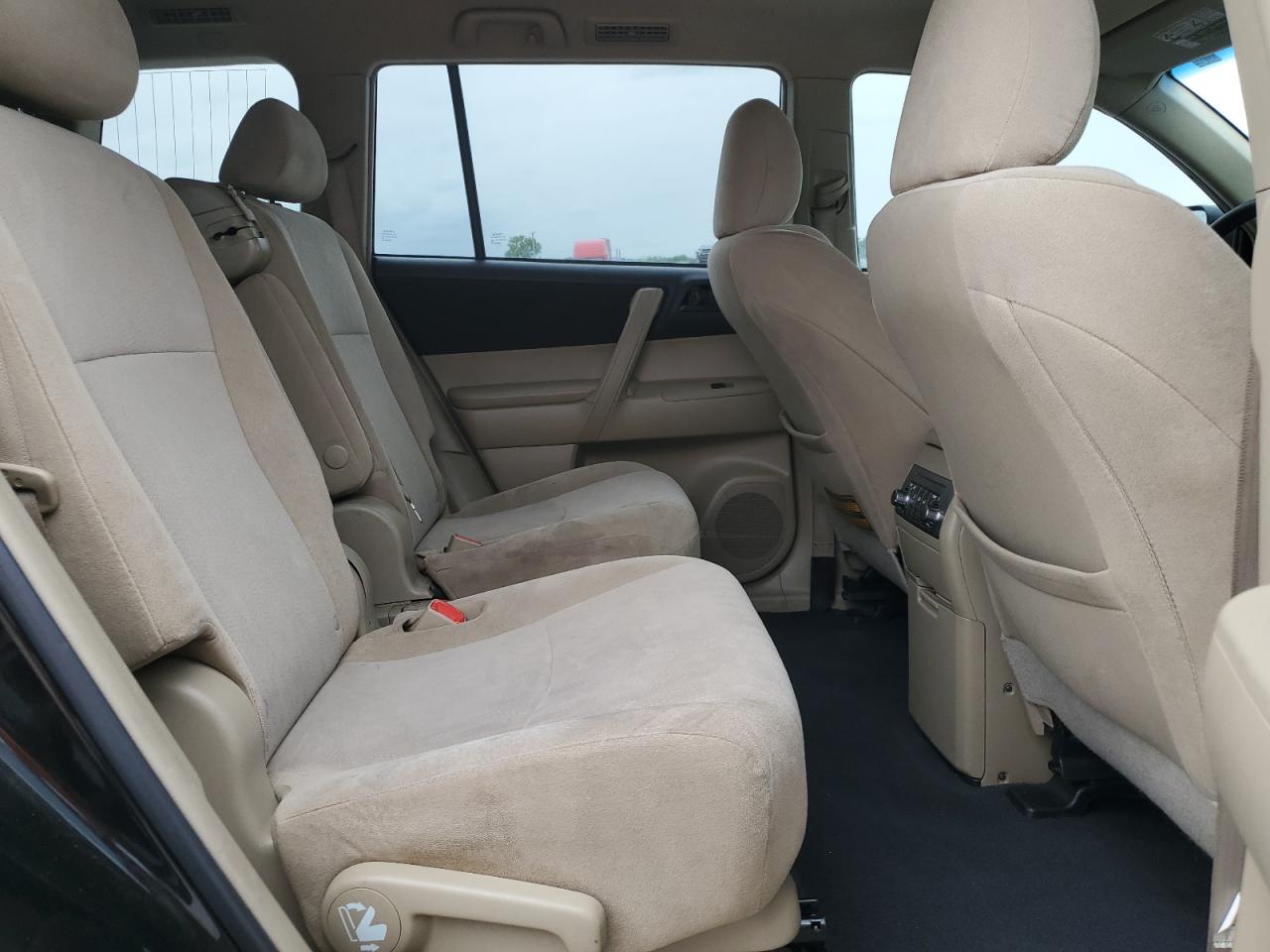 2013 Toyota Highlander Base VIN: 5TDZA3EH2DS046002 Lot: 56243175