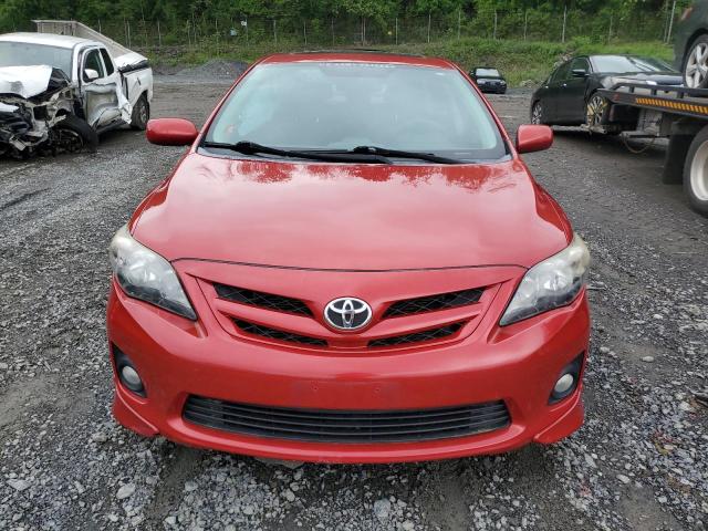  TOYOTA COROLLA 2013 Czerwony