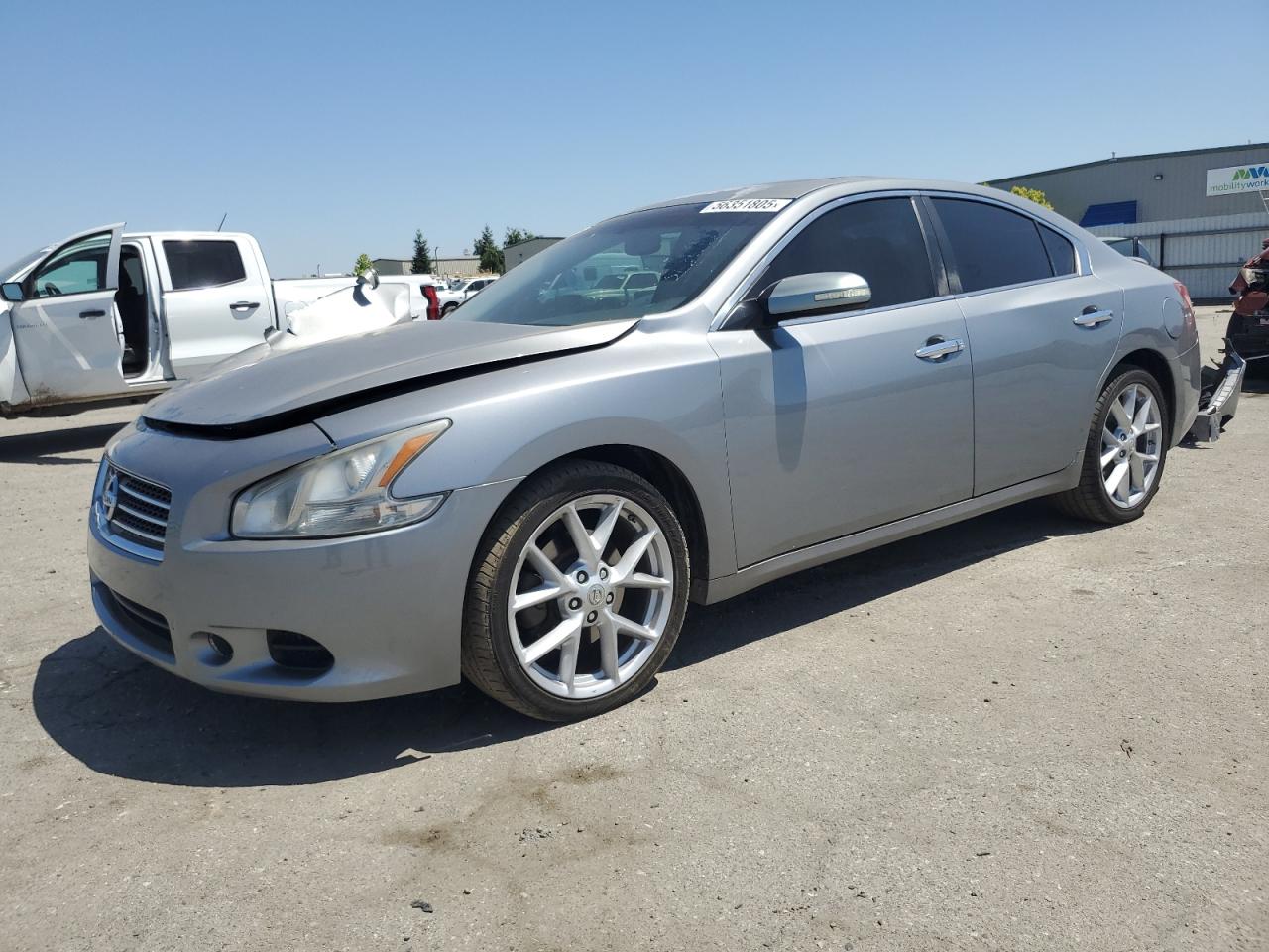 2009 Nissan Maxima S for Sale in Bakersfield, CA - Front End