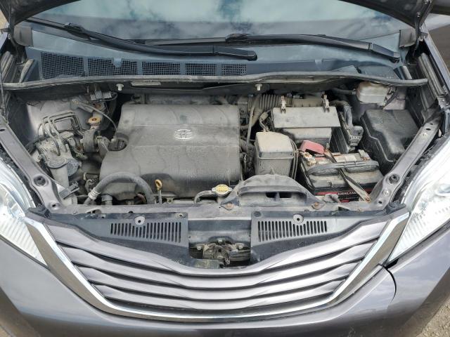 2015 TOYOTA SIENNA LE  