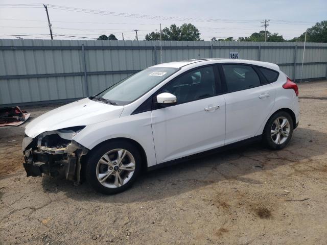 Hatchbacks FORD FOCUS 2014 White