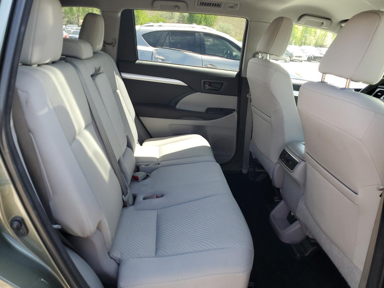 2015 Toyota Highlander Le VIN: 5TDBKRFH8FS146575 Lot: 56992035