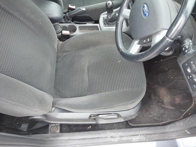 2005 FORD FOCUS GHIA