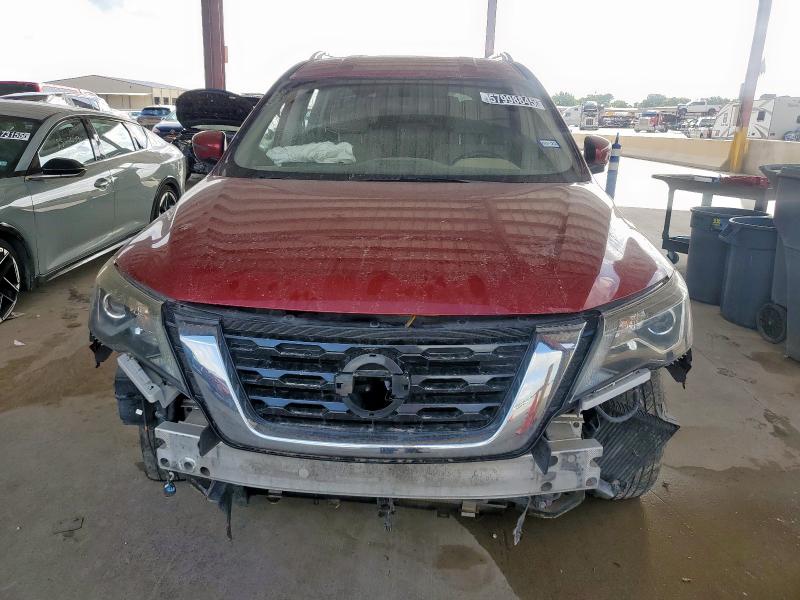  NISSAN PATHFINDER 2017 Czerwony