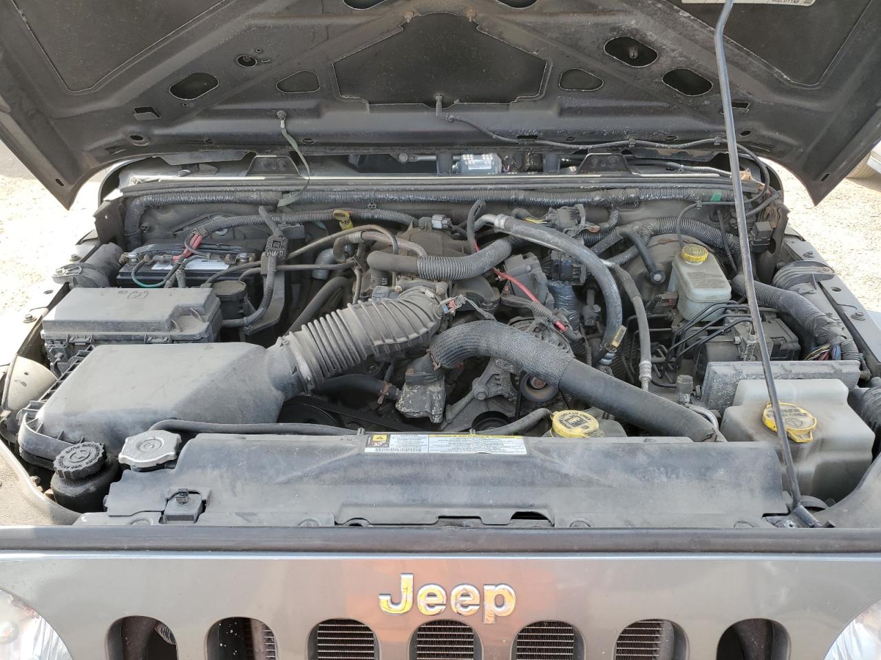 2010 Jeep Wrangler Unlimited Sport VIN: 1J4BA3H16AL225389 Lot: 57000925