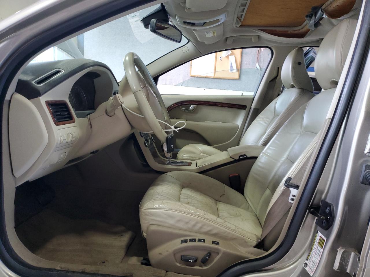 2008 Volvo V70 3.2 VIN: YV1BW982181003460 Lot: 56872575