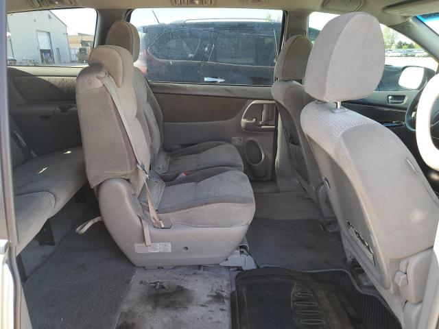 2009 TOYOTA SIENNA CE  
