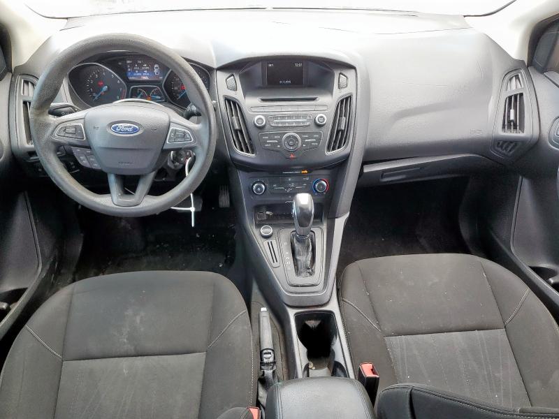 Sedans FORD FOCUS 2015 Szary