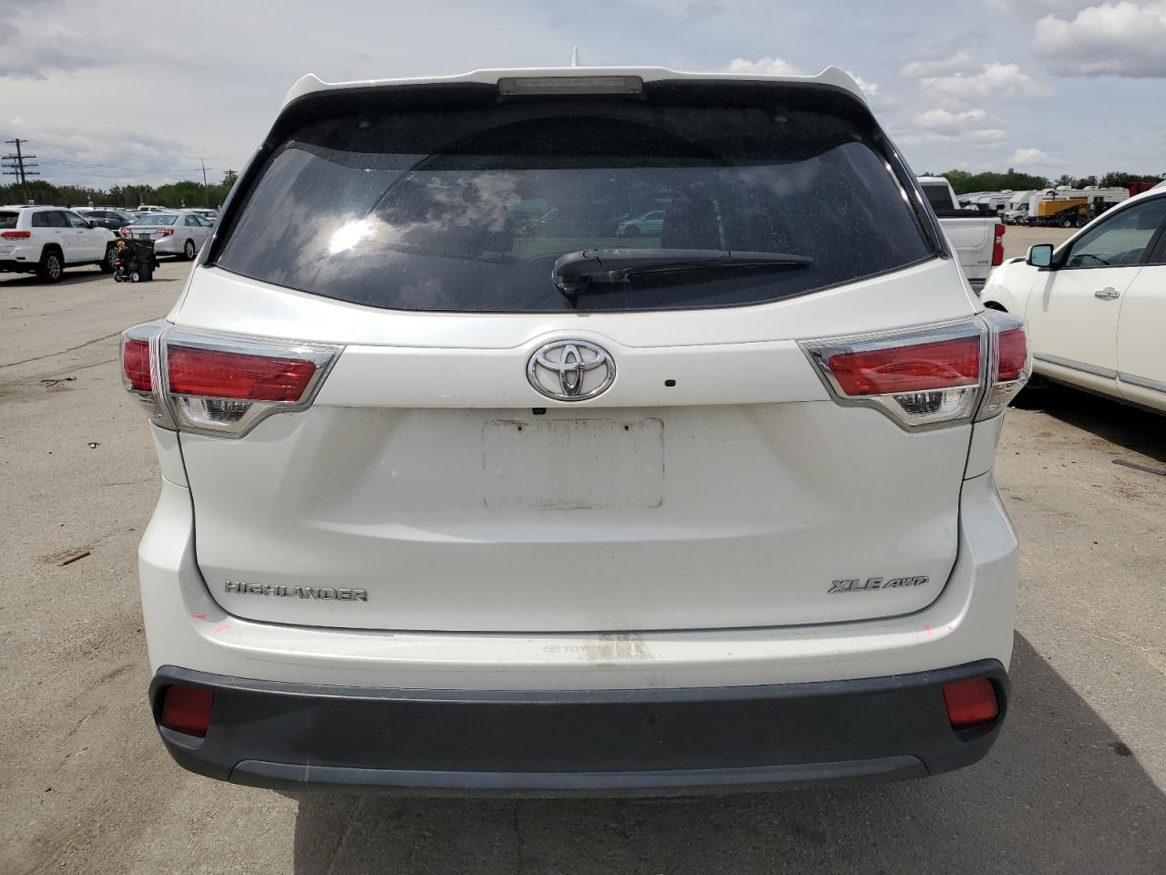 2014 Toyota Highlander Xle VIN: 5TDJKRFHXES065877 Lot: 56587385