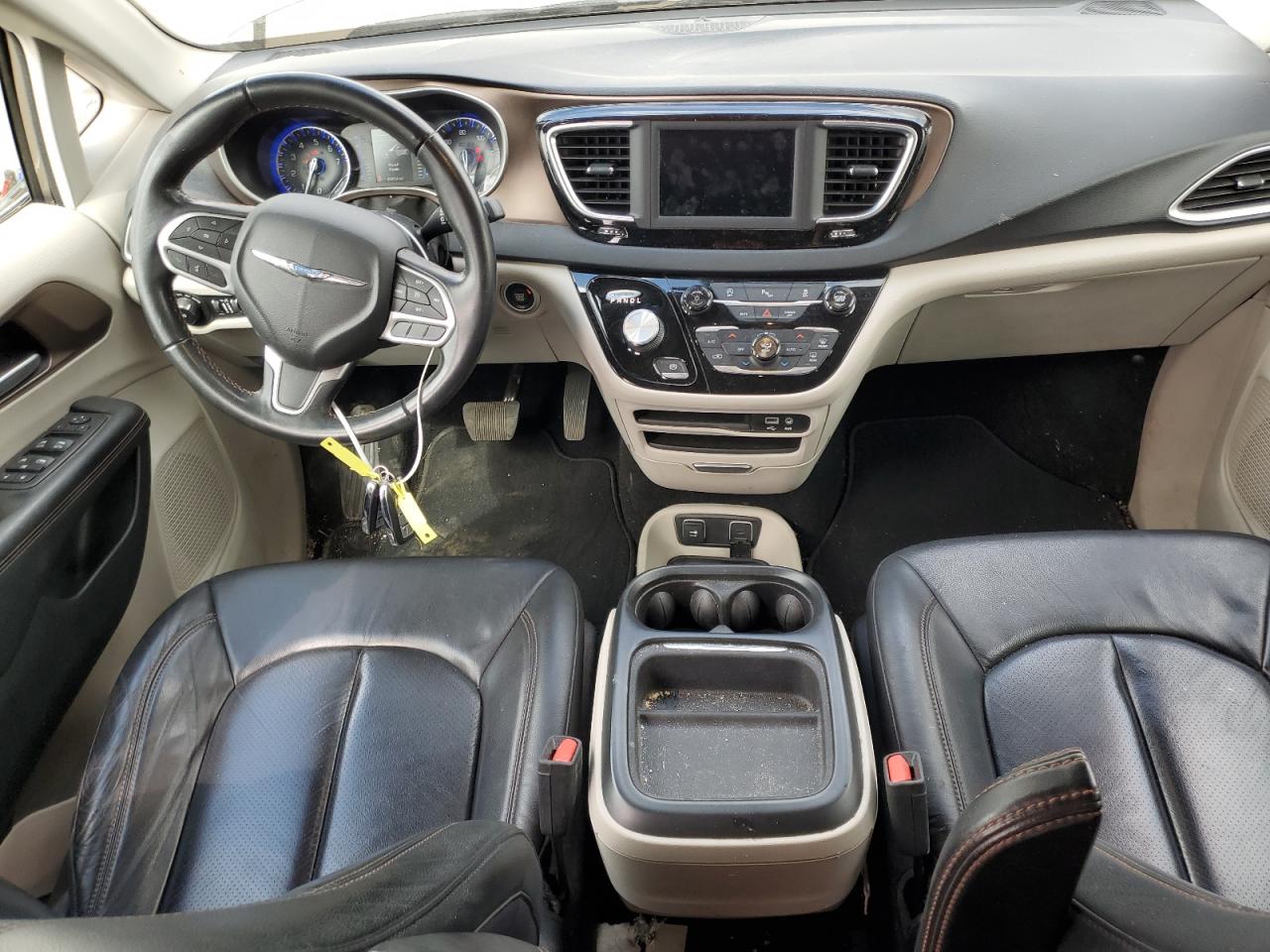 2018 Chrysler Pacifica Touring L VIN: 2C4RC1BG8JR127200 Lot: 56929415
