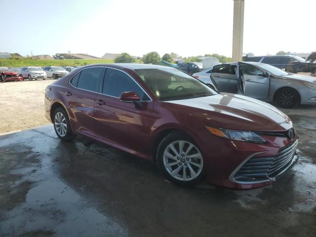 TOYOTA CAMRY 2021 Czerwony