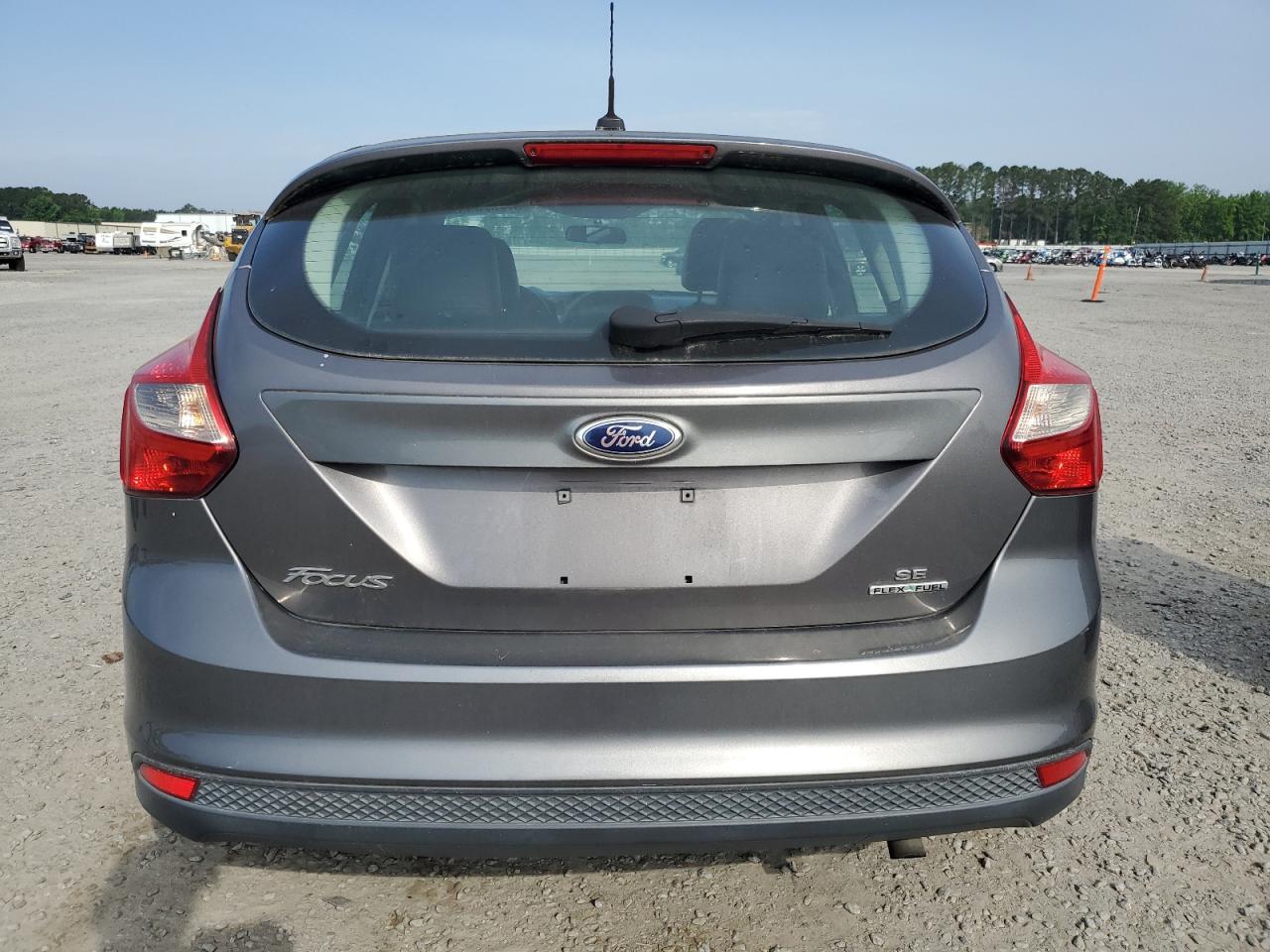 2014 Ford Focus Se VIN: 1FADP3K25EL318351 Lot: 57202055