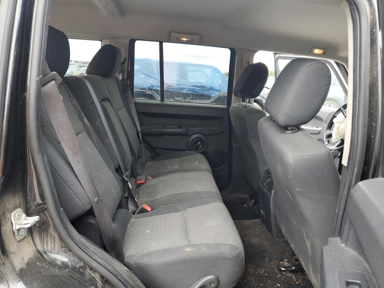 2008 Jeep Commander Sport VIN: 1J8HG48K68C215056 Lot: 56353125