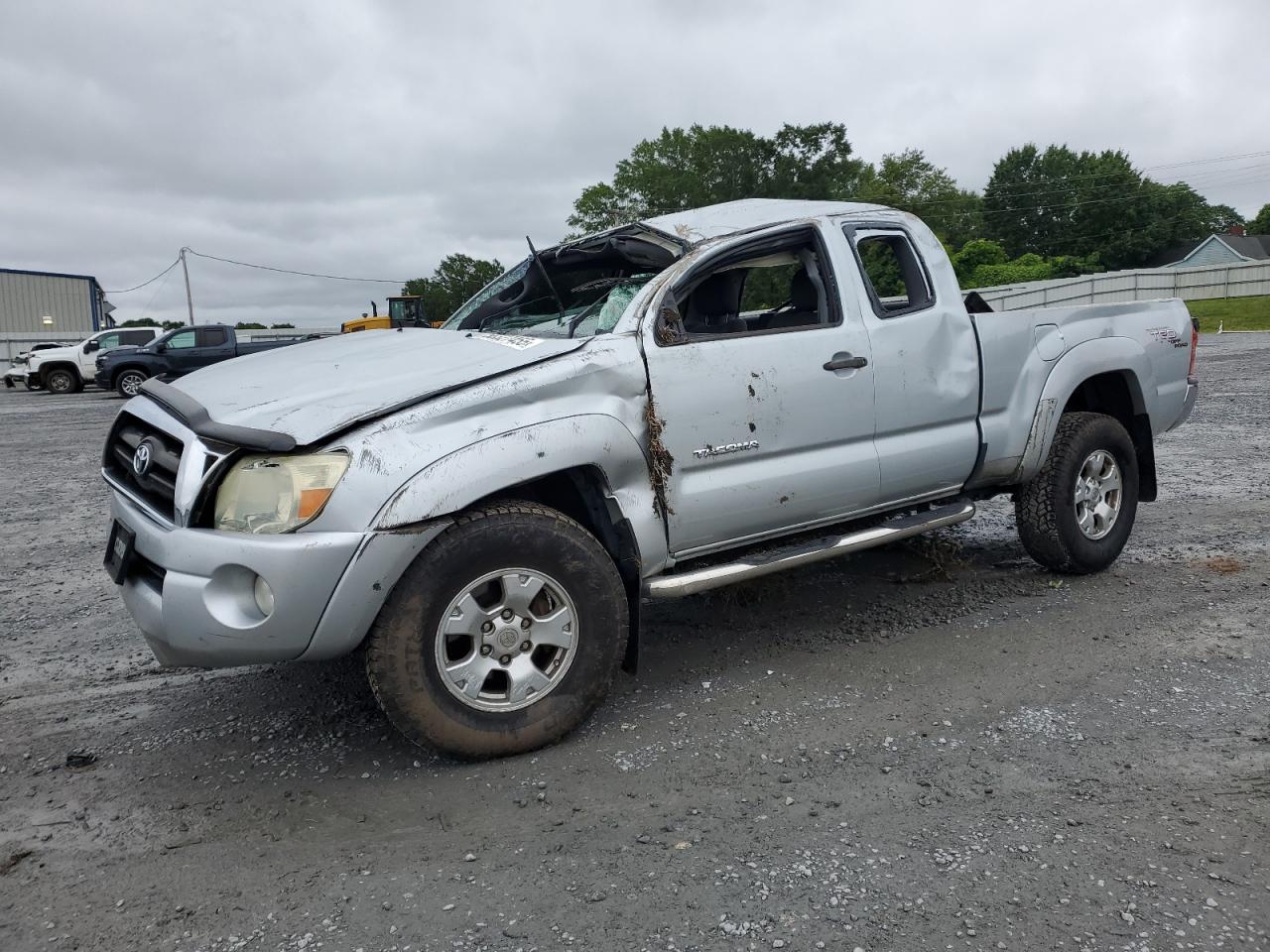 2006 Toyota Tacoma Prerunner Access Cab for Sale in Gastonia, NC - Rollover