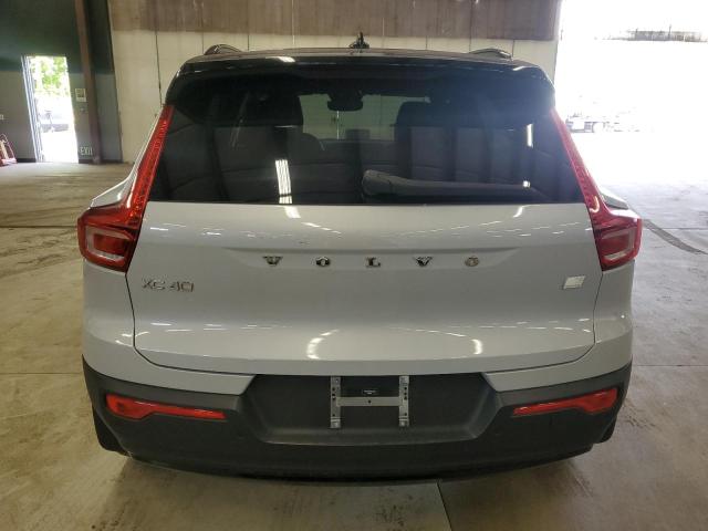  VOLVO XC40 2021 White