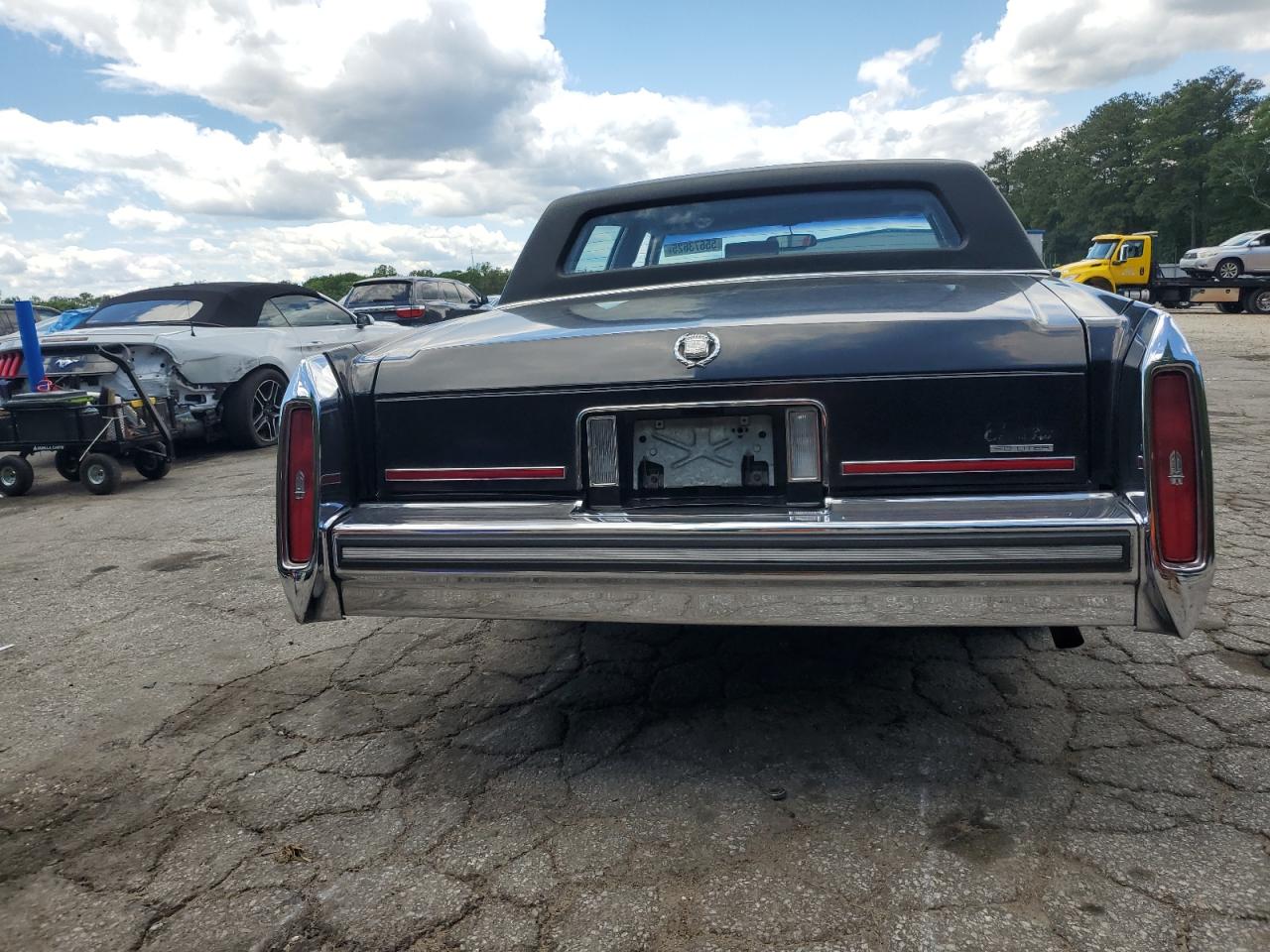 1988 Cadillac Brougham VIN: 1G6DW51Y1J9731375 Lot: 55673625