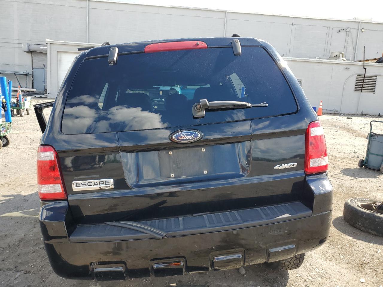 2008 Ford Escape Limited VIN: 1FMCU94118KA73818 Lot: 55880435