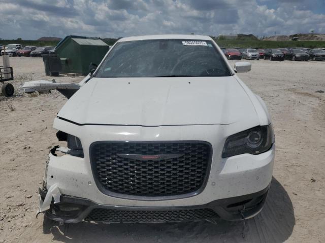  CHRYSLER 300 2022 Белый