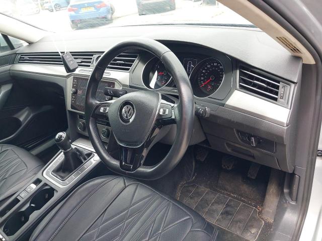 2019 VOLKSWAGEN PASSAT S T