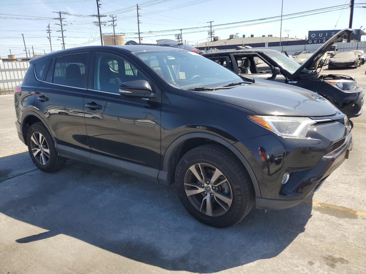 2017 Toyota Rav4 Xle VIN: 2T3WFREV6HW388442 Lot: 49711325