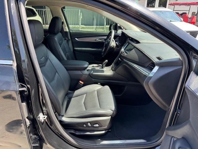  CADILLAC XT5 2018 Black