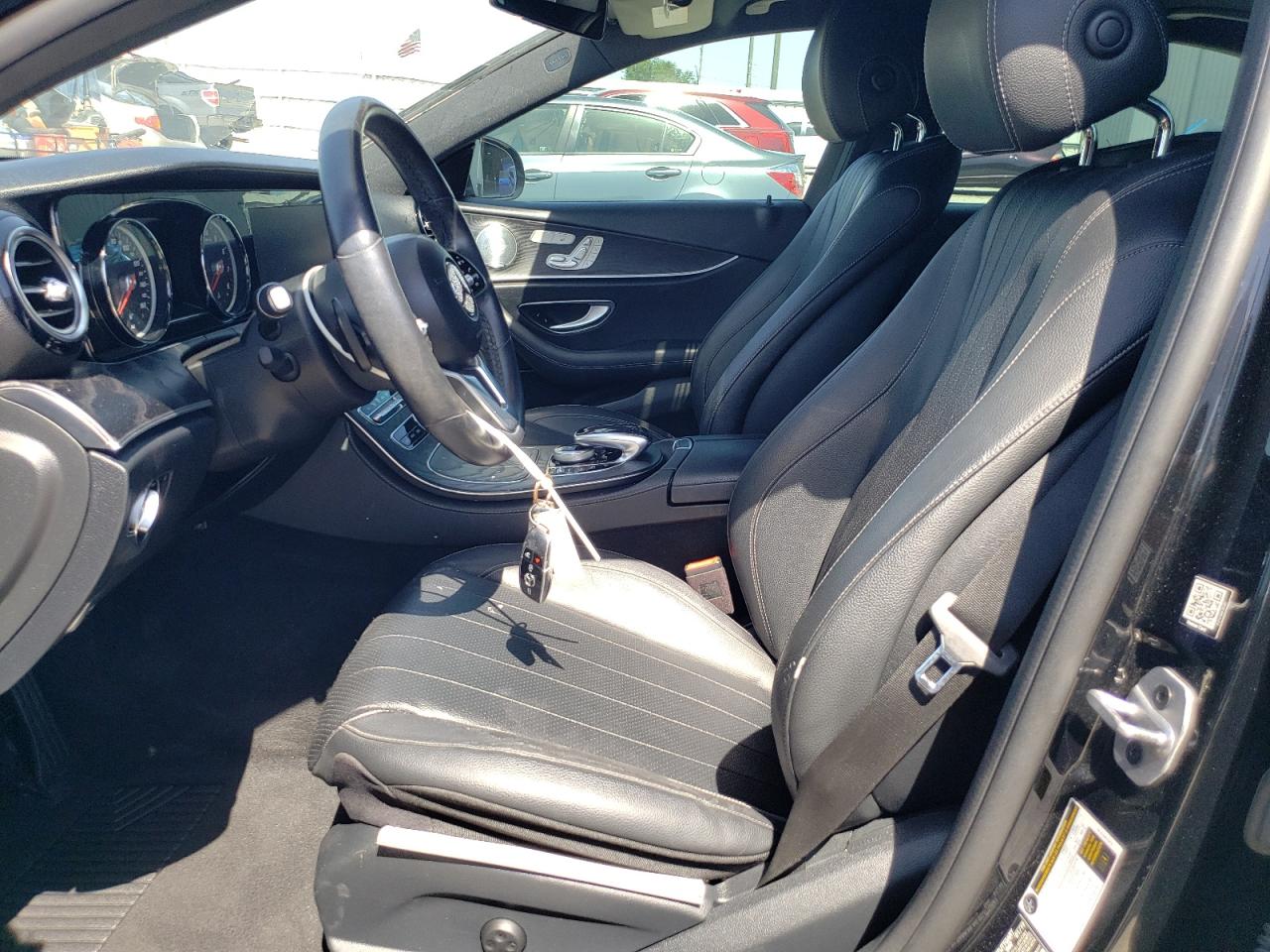 2019 Mercedes-Benz E 300 VIN: WDDZF4JB7KA611577 Lot: 56967265
