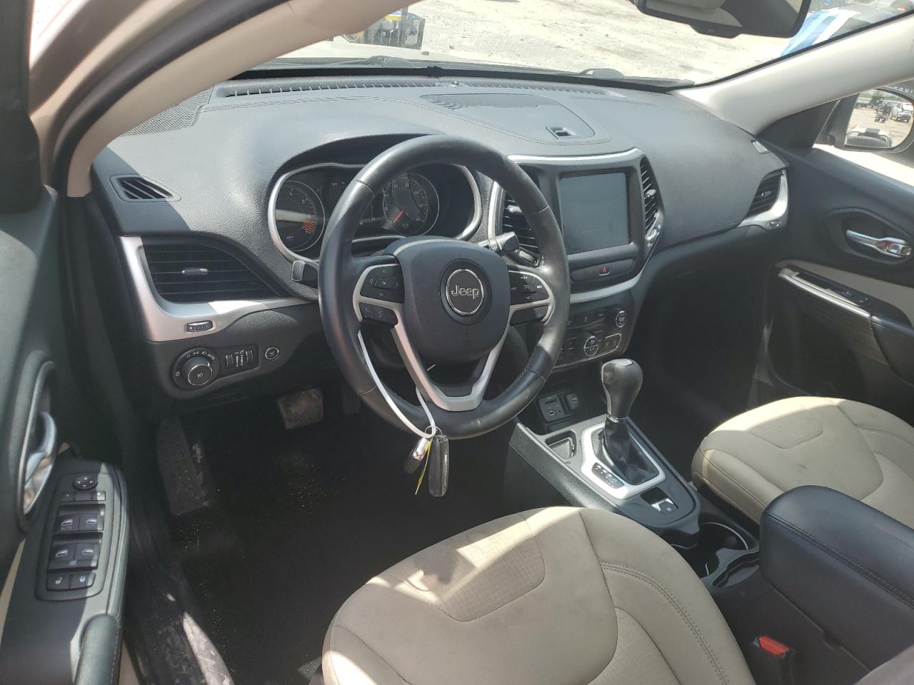2015 Jeep Cherokee Latitude VIN: 1C4PJLCB4FW554268 Lot: 56328195