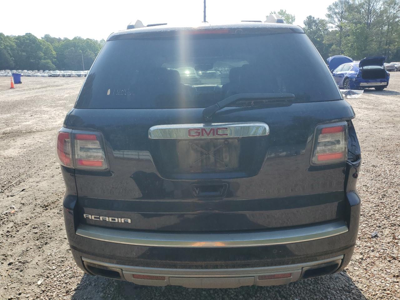 2014 GMC Acadia Denali VIN: 1GKKRTKD8EJ245540 Lot: 52318125