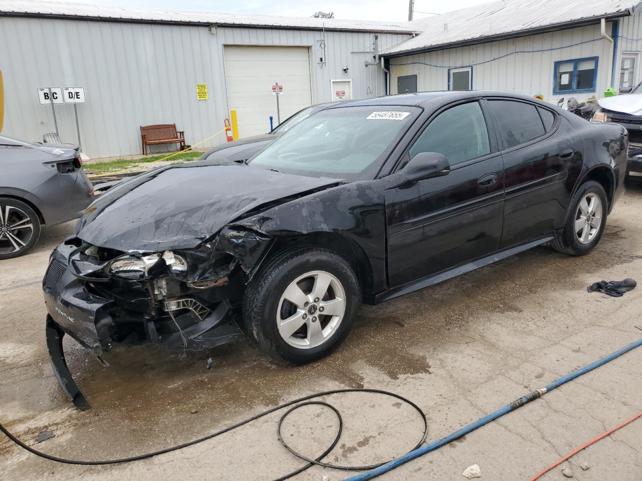 2006 Pontiac Grand Prix zu verkaufen in Pekin, IL - Front End