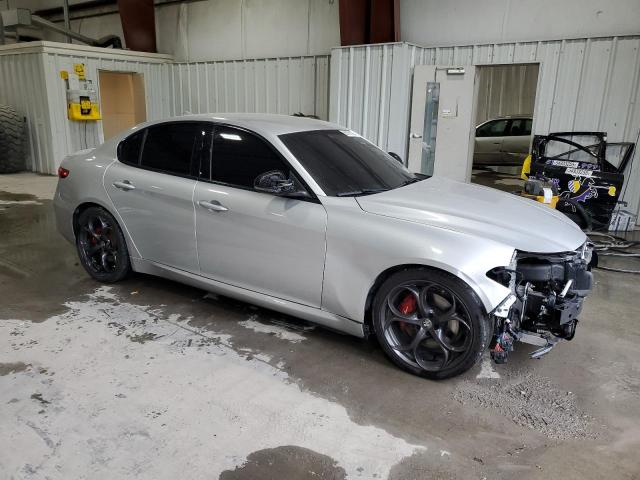  ALFA ROMEO GIULIA 2019 Srebrny
