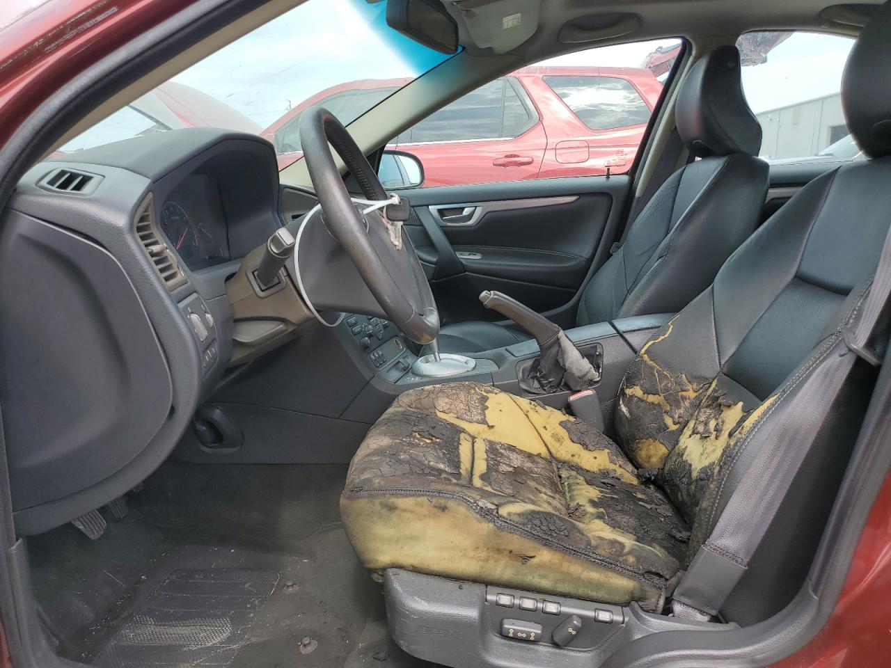 2001 Volvo S60 T5 VIN: YV1RS53D812044177 Lot: 56113165