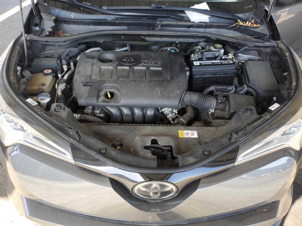 NMTKHMBX8JR017869 TOYOTA C-HR 2018