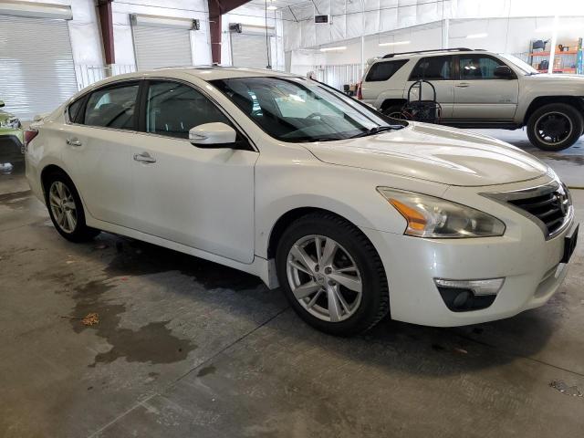 Sedans NISSAN ALTIMA 2015 Biały
