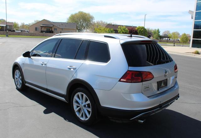  VOLKSWAGEN GOLF 2017 Srebrny