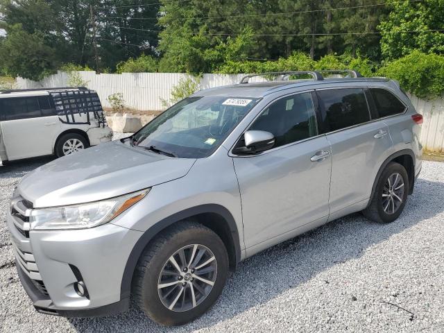 2017 Toyota Highlander Se