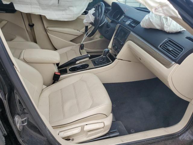  VOLKSWAGEN PASSAT 2017 Black